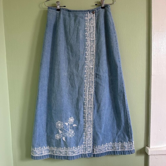 Vintage Dresses & Skirts - Vintage 90s/Y2K Blue Denim Embroidered Maxi Skirt size PS